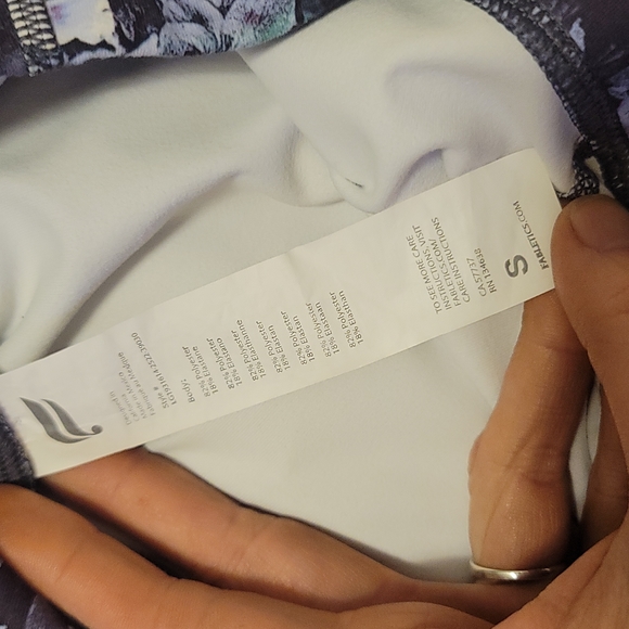 Fabletics Midrise legging - Picture 2 of 3